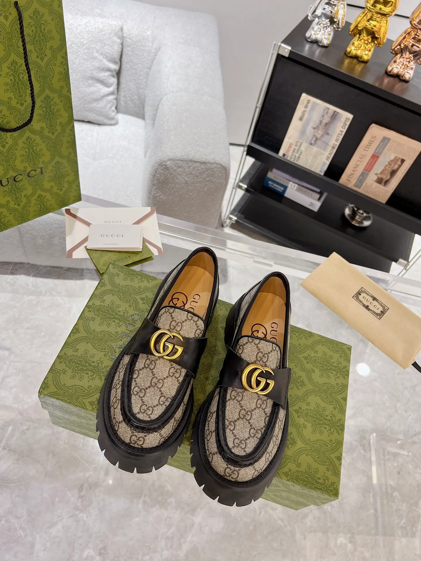 👟👟Ex-factory price 560👟👟 Male +10 Gucci Gucci 2023 early spring new product! The original version is developed into a higher version. Both men and women have open edge beads to ensure consistent quality. Size: 35-41# for women and 39-45# for men.